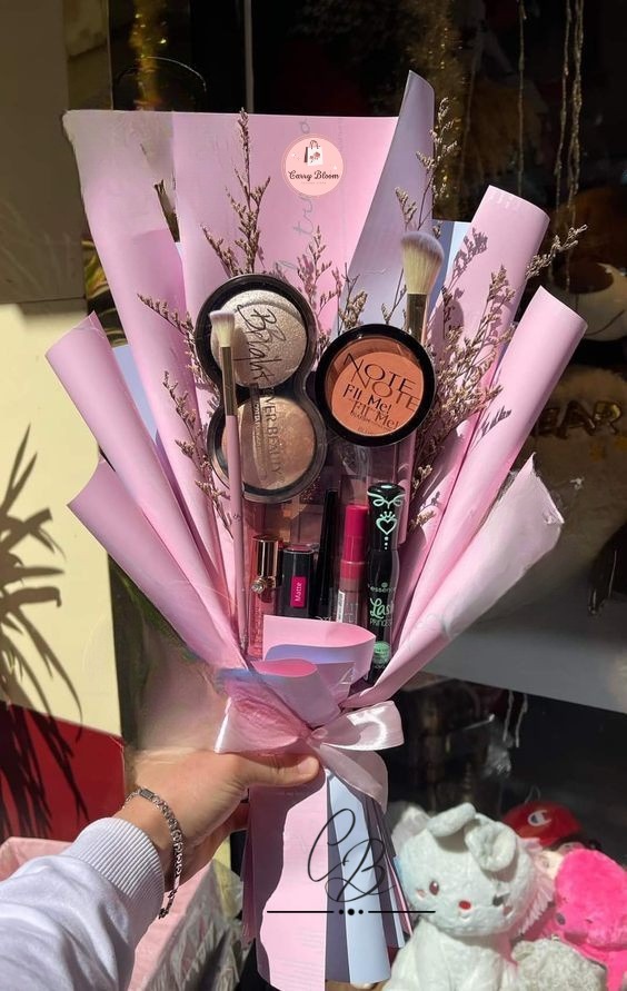 Makeup bouquets
